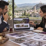 Tokat web tasarım firmalarının rezervasyon ve e-ticaret projelerini inceleyen işletme sahibi